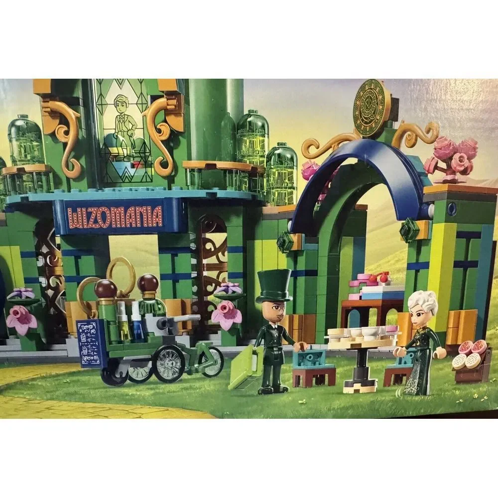 LEGO Wicked WELCOME TO EMERALD CITY 75684 Toy Building Kit Elphaba Glinda Oz New